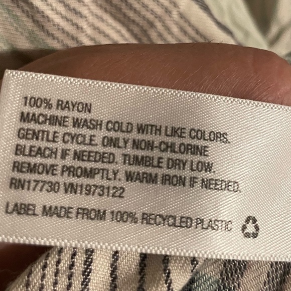 Universal Thread Casual Button Down Shirt Pale Gray & Green Top Size XXL - Picture 4 of 4